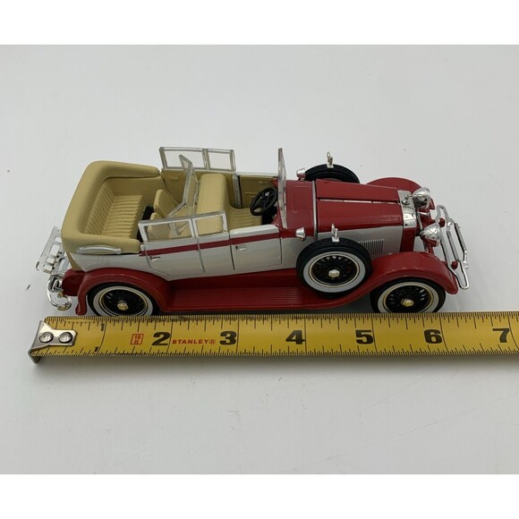 National Motor Museum Mint 1928 Lincoln Dietrich Limousine 1/32 Scale Toy Car  - Picture 7 of 10